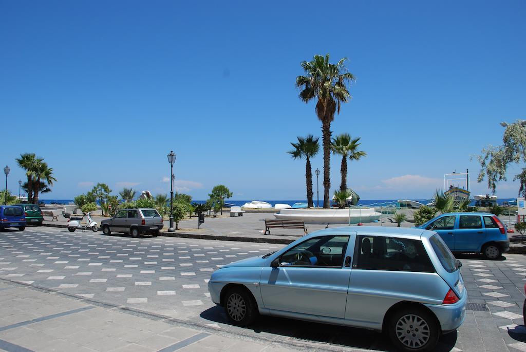 ליפארי Vulcanoconsult Appartamenti Spiaggia מראה חיצוני תמונה
