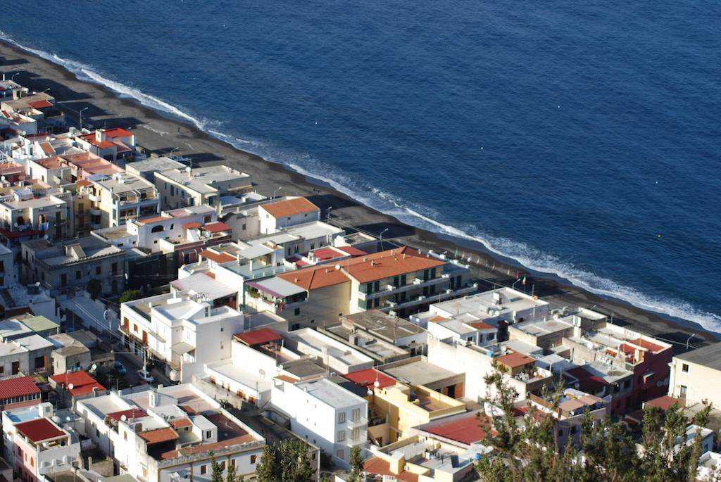 ליפארי Vulcanoconsult Appartamenti Spiaggia מראה חיצוני תמונה